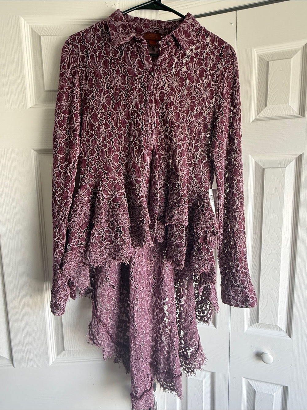 Scully Lace Long-Sleeve blouse/ cover up women’s size m
